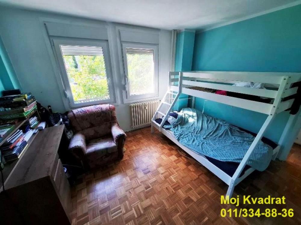Stan na prodaju u Beogradu, Novi Beograd blok 34 (Studentski grad), troiposoban, 73m2, cena 255000 evra