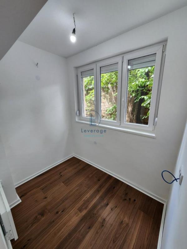 Stan na prodaju u Beogradu, Senjak, jednoiposoban, 30m2, cena 139885 evra
