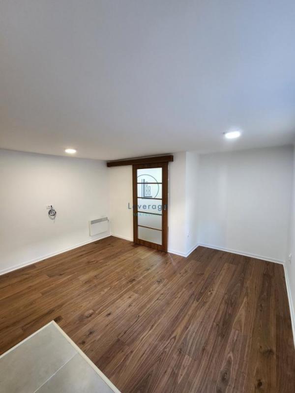 Stan na prodaju u Beogradu, Senjak, jednoiposoban, 30m2, cena 139885 evra