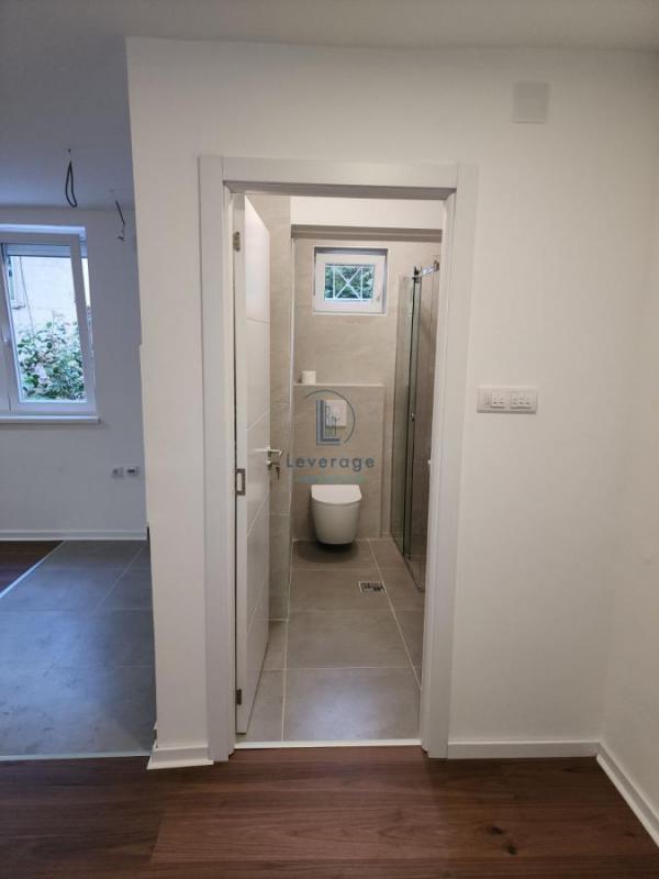 Stan na prodaju u Beogradu, Senjak, jednoiposoban, 30m2, cena 139885 evra