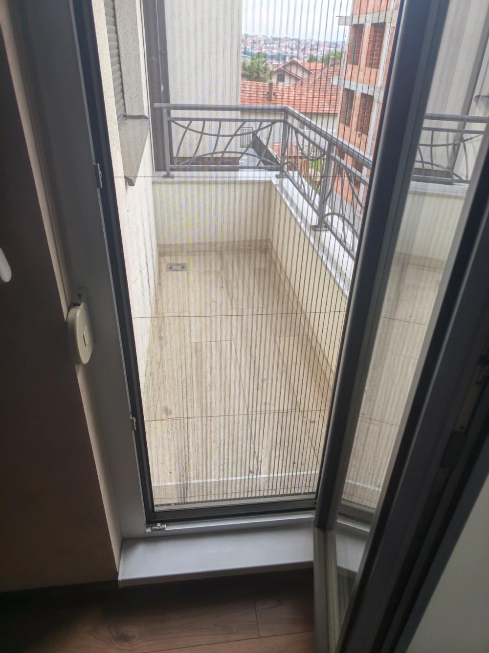 Stan na prodaju u Beogradu, Mali Mokri Lug, dvoiposoban, 60m2, cena 186000 evra