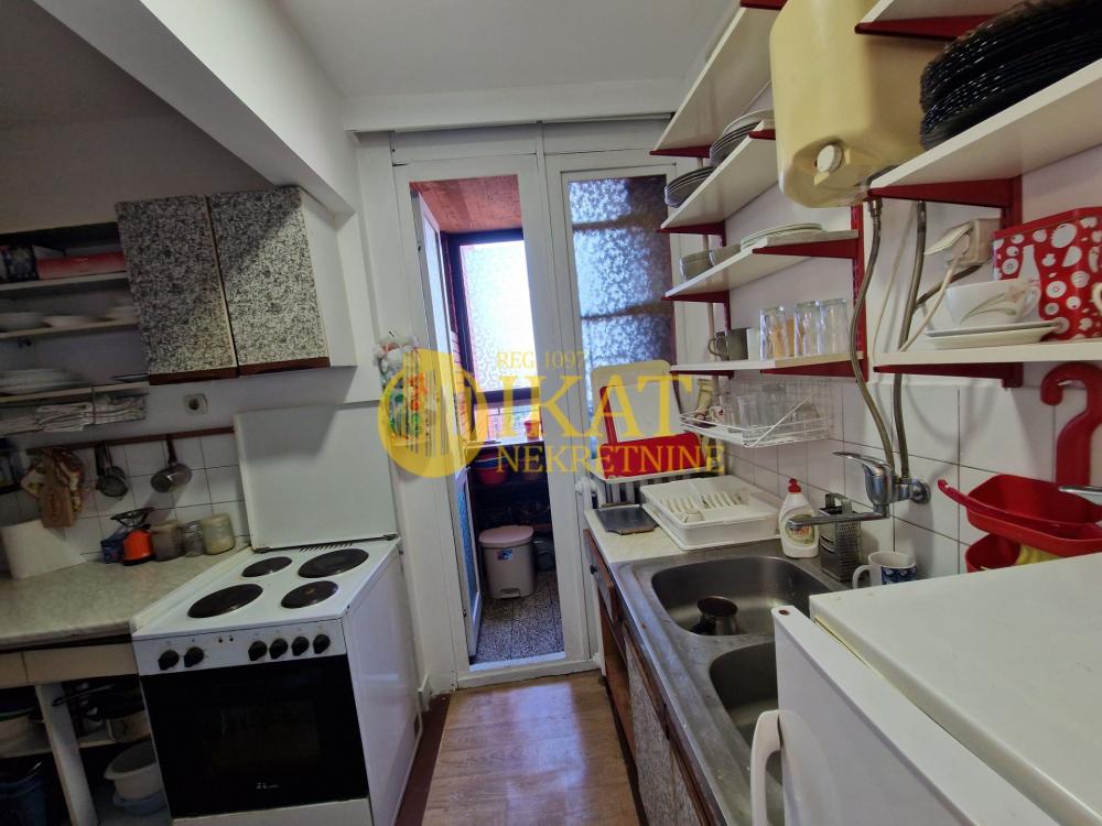 Stan na prodaju u Beogradu, Rakovica, cetvorosoban, 87m2, cena 205000 evra