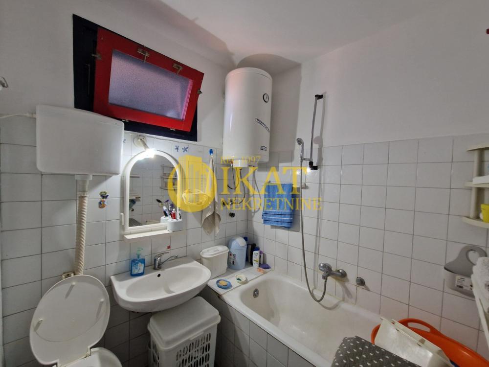 Stan na prodaju u Beogradu, Rakovica, cetvorosoban, 87m2, cena 205000 evra