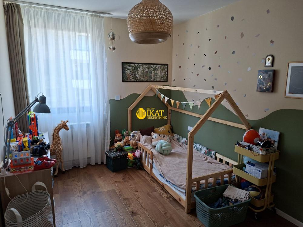 Stan na prodaju u Beogradu, Višnjička banja, trosoban, 74m2, cena 248000 evra