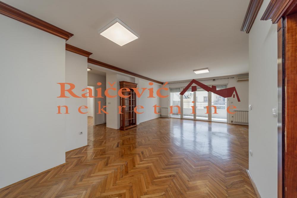 Stan na prodaju u Beogradu, Dedinje, cetvorosoban, 117m2, cena 468000 evra