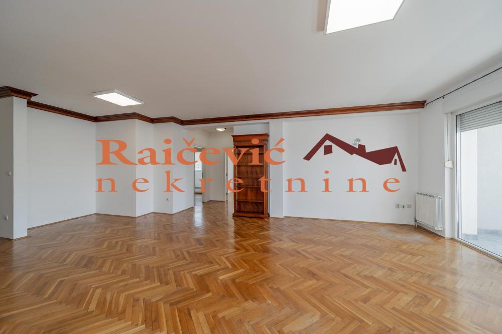 Stan na prodaju u Beogradu, Dedinje, cetvorosoban, 117m2, cena 468000 evra