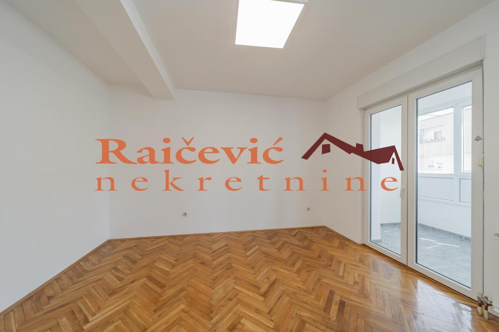 Stan na prodaju u Beogradu, Dedinje, cetvorosoban, 117m2, cena 468000 evra