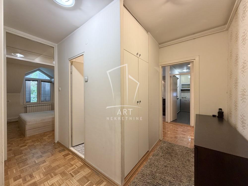 Stan na prodaju u Beogradu, Novi Beograd blok 63, trosoban, 72m2, cena 231000 evra