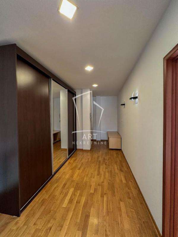 Stan na prodaju u Beogradu, Vukov spomenik, trosoban, 106m2, cena 370000 evra