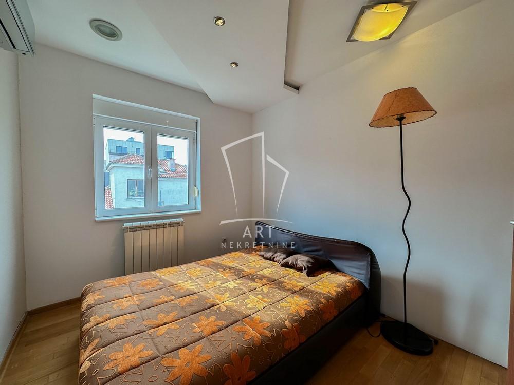 Stan na prodaju u Beogradu, Vukov spomenik, trosoban, 106m2, cena 370000 evra
