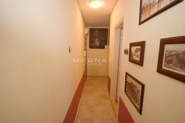 Stan na prodaju u Beogradu, Stari grad, dvosoban, 57m2, cena 256500 evra