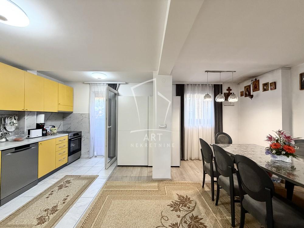 Stan na prodaju u Beogradu, Palilula, trosoban, 72m2, cena 136000 evra