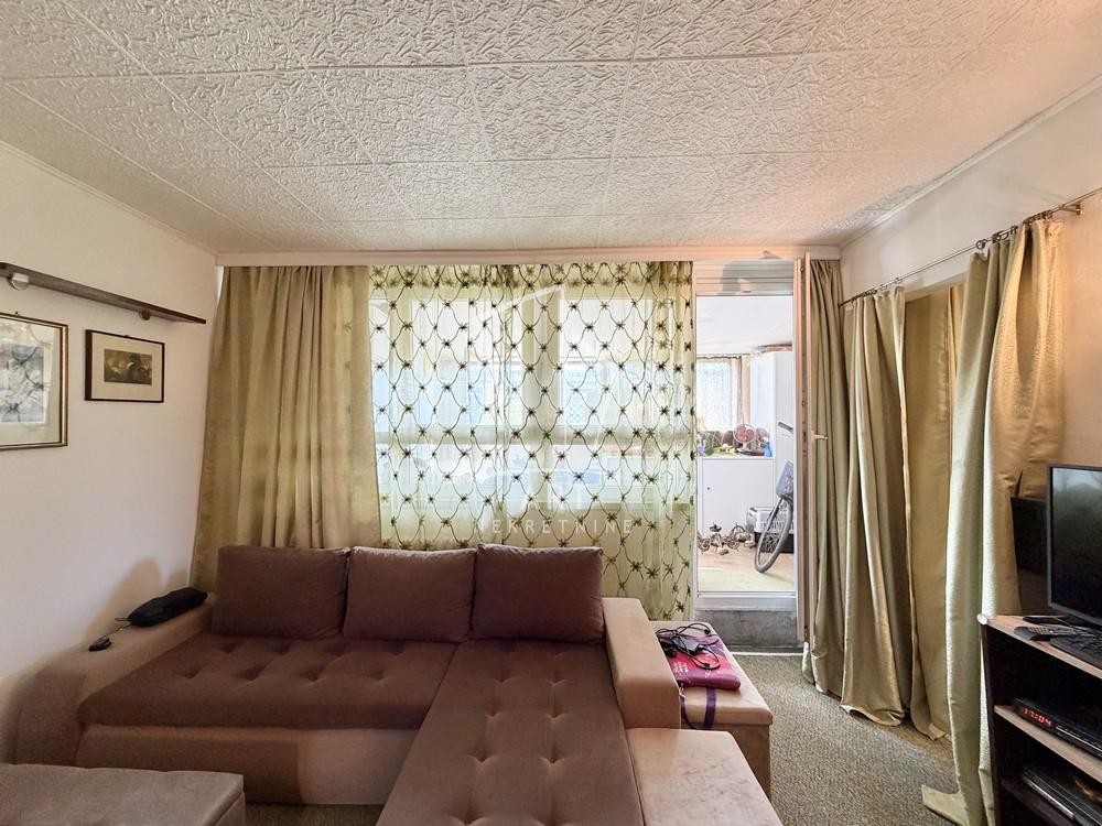 Stan na prodaju u Beogradu, Novi Beograd blok 21 (10. gimnazija), dvoiposoban, 57m2, cena 187000 evra