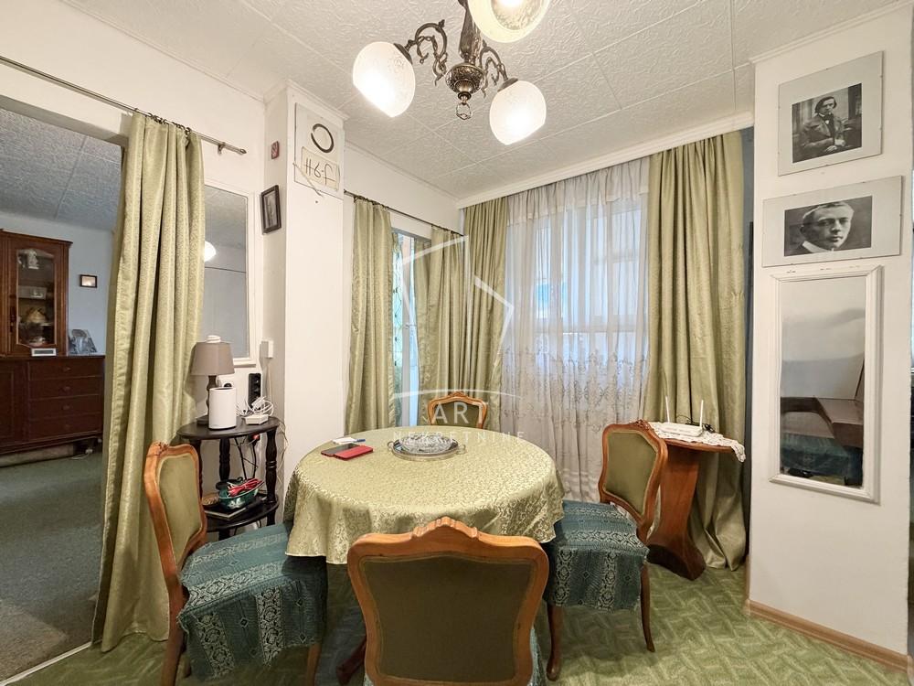 Stan na prodaju u Beogradu, Novi Beograd blok 21 (10. gimnazija), dvoiposoban, 57m2, cena 187000 evra