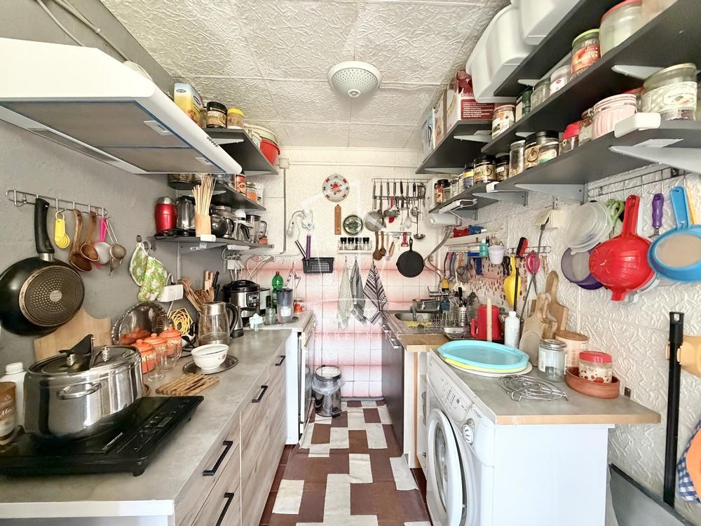 Stan na prodaju u Beogradu, Novi Beograd blok 21 (10. gimnazija), dvoiposoban, 57m2, cena 187000 evra