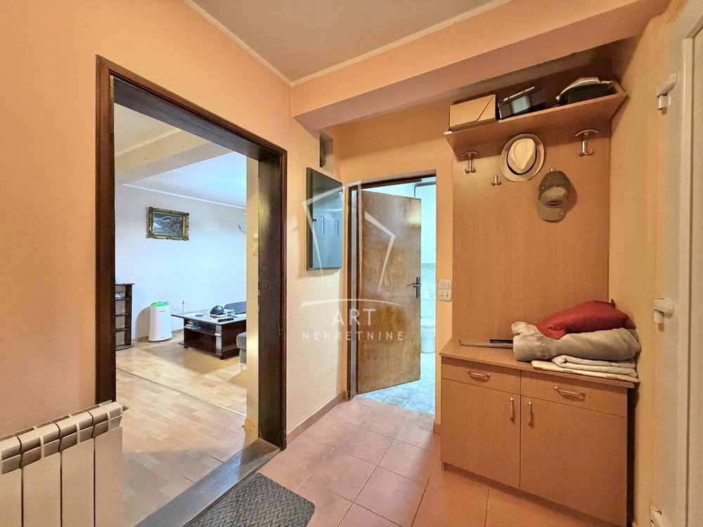 Stan na prodaju u Beogradu, Jajinci, dvosoban, 55m2, cena 75000 evra