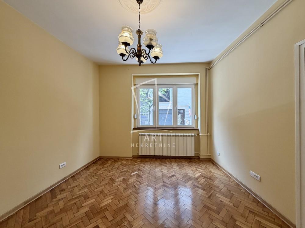 Stan na prodaju u Beogradu, Stari grad, cetvorosoban, 65m2, cena 350000 evra
