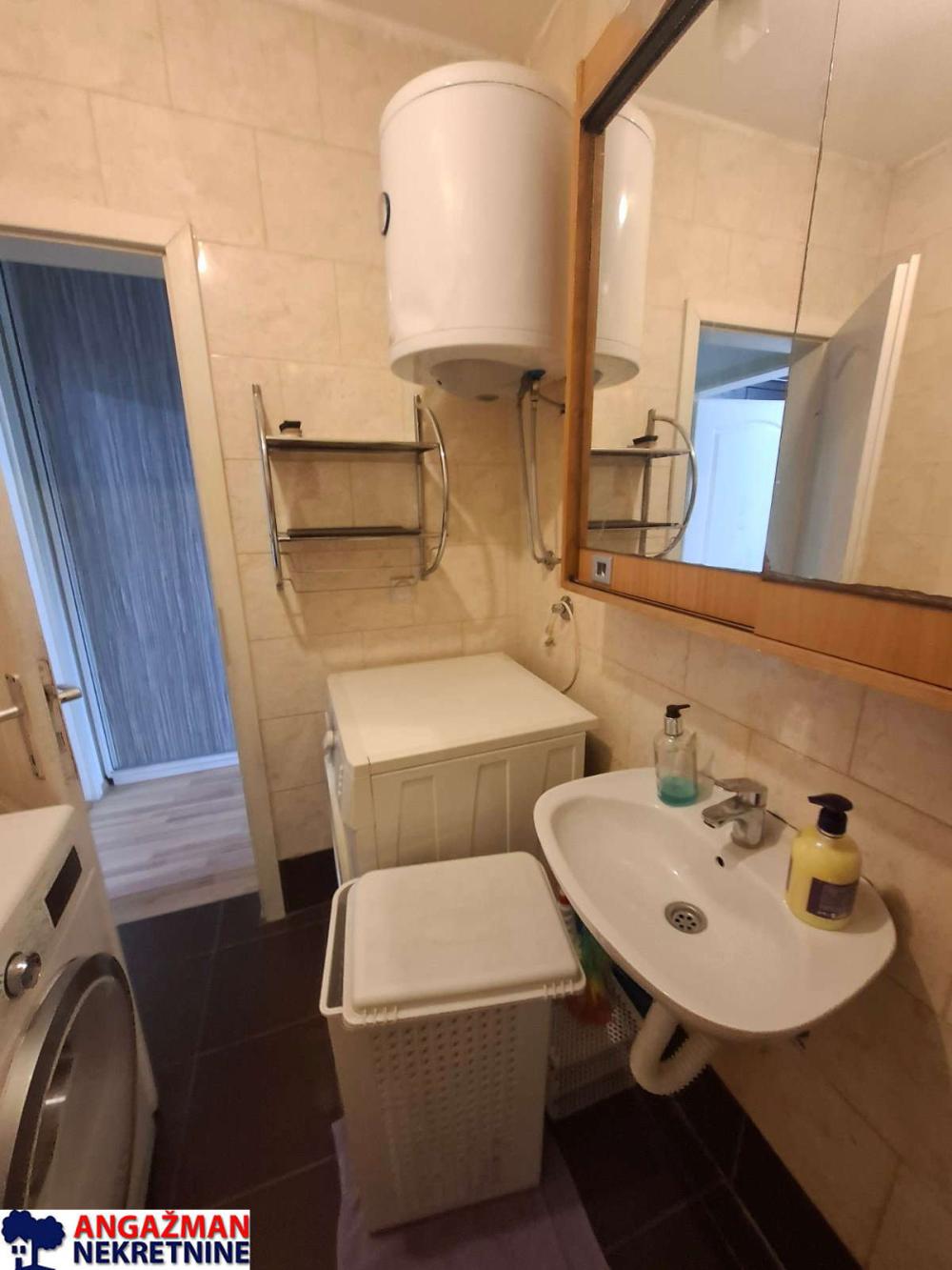 Stan na prodaju u Beogradu, Kumodraž, dvosoban, 48m2, cena 102000 evra