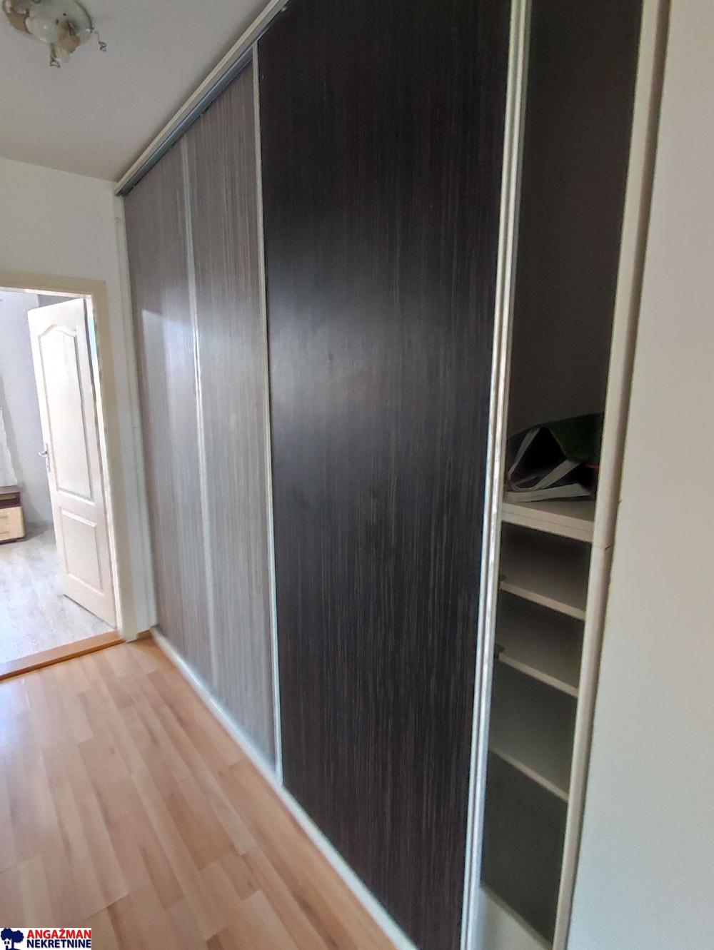Stan na prodaju u Beogradu, Kumodraž, dvosoban, 48m2, cena 102000 evra