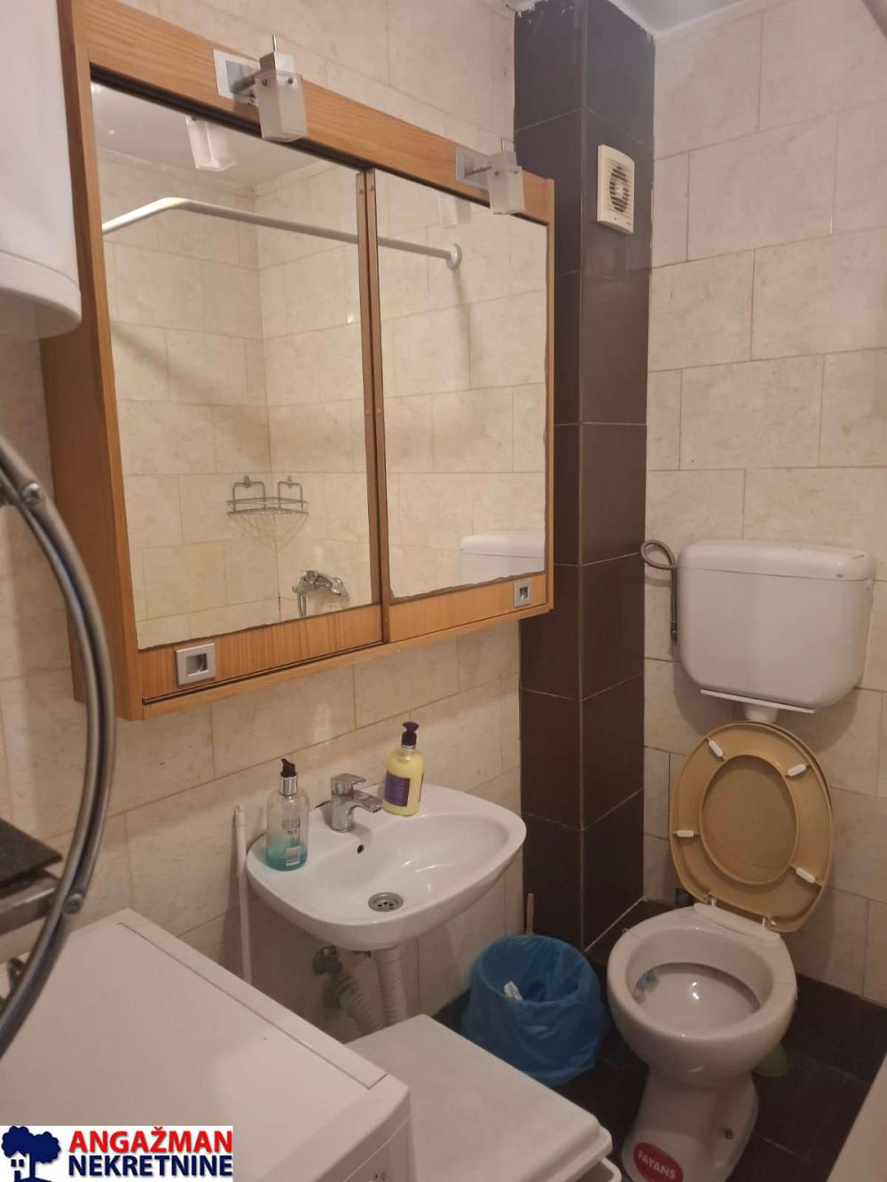 Stan na prodaju u Beogradu, Kumodraž, dvosoban, 48m2, cena 102000 evra
