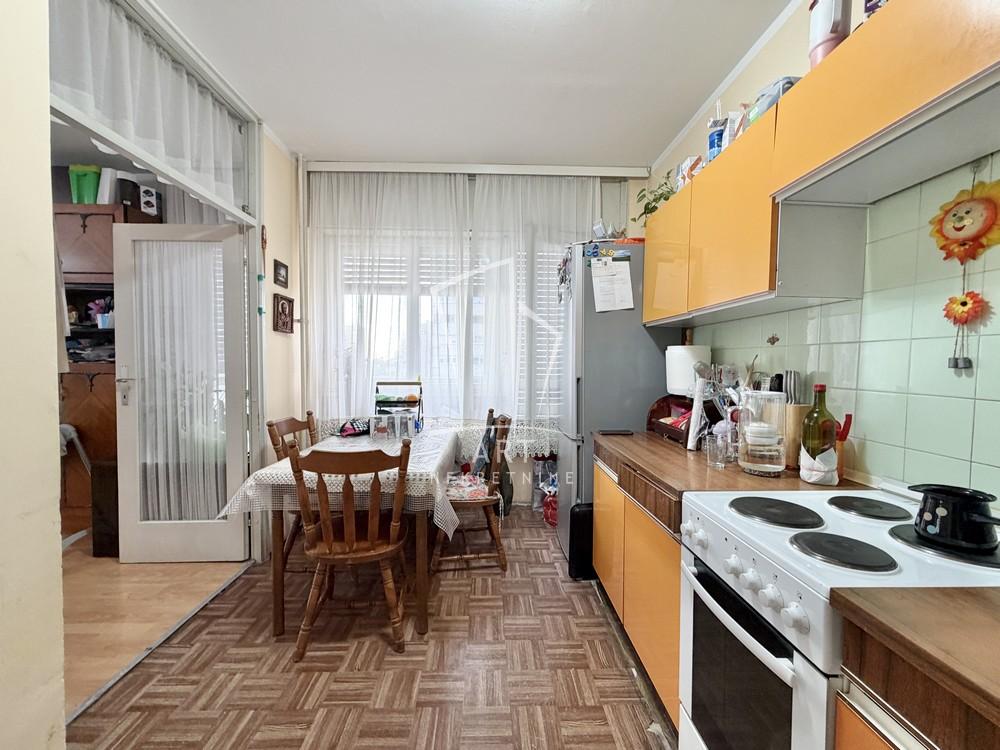 Stan na prodaju u Beogradu, Novi Beograd blok 45 (TC Enjub), dvosoban, 70m2, cena 250000 evra