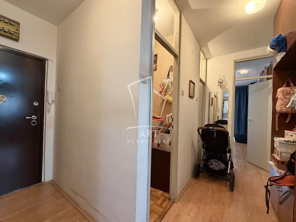 Stan na prodaju u Beogradu, Novi Beograd blok 45 (TC Enjub), dvosoban, 70m2, cena 250000 evra