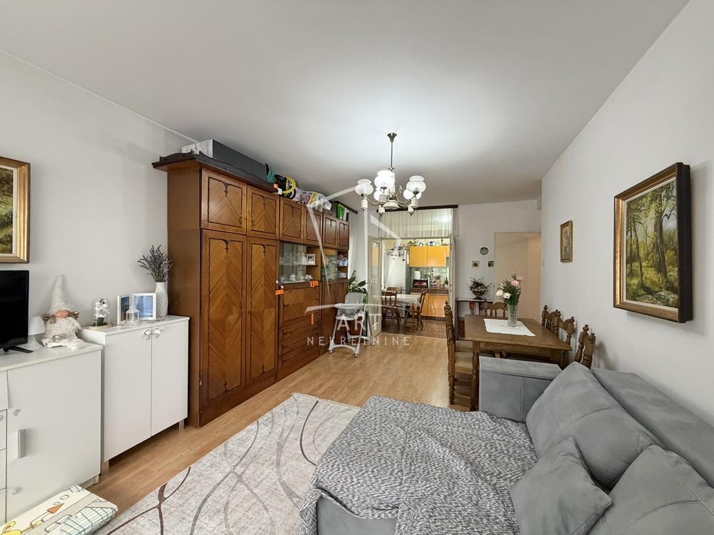 Stan na prodaju u Beogradu, Novi Beograd blok 45 (TC Enjub), dvosoban, 70m2, cena 250000 evra