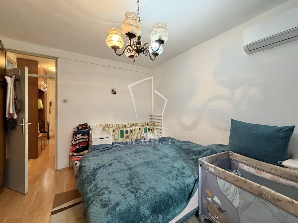 Stan na prodaju u Beogradu, Novi Beograd blok 45 (TC Enjub), dvosoban, 70m2, cena 250000 evra