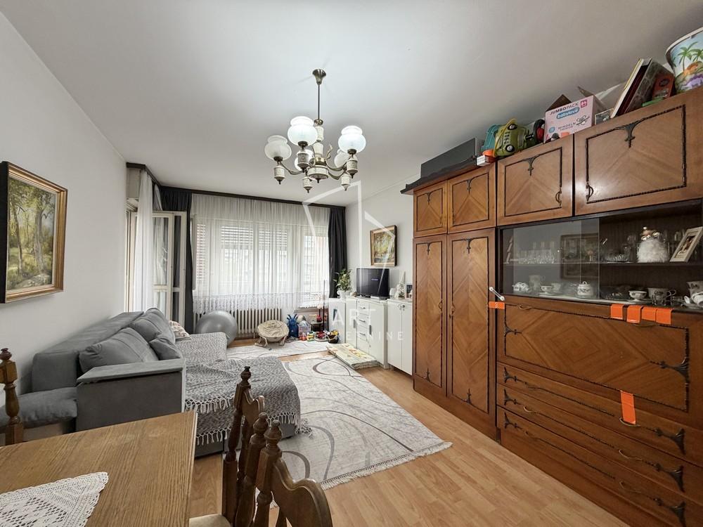 Stan na prodaju u Beogradu, Novi Beograd blok 45 (TC Enjub), dvosoban, 70m2, cena 250000 evra