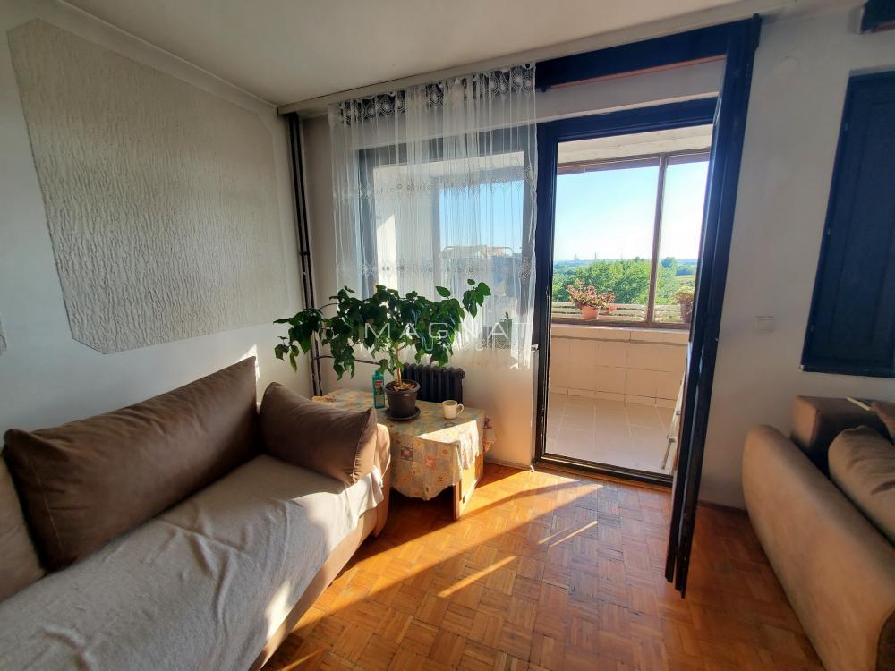 Stan na prodaju u Beogradu, Novi Beograd, trosoban, 91m2, cena 275000 evra