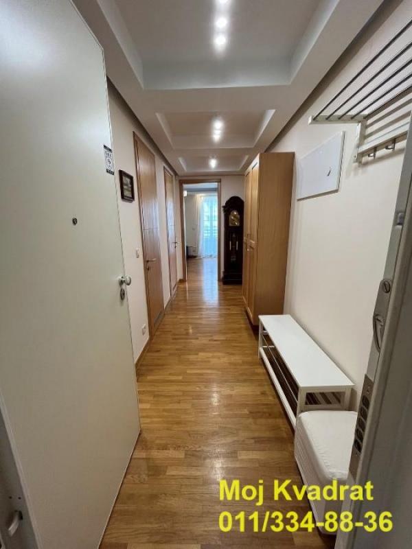 Stan na prodaju u Beogradu, Novi Beograd blok 67A (Belvile), trosoban, 106m2, cena 399000 evra