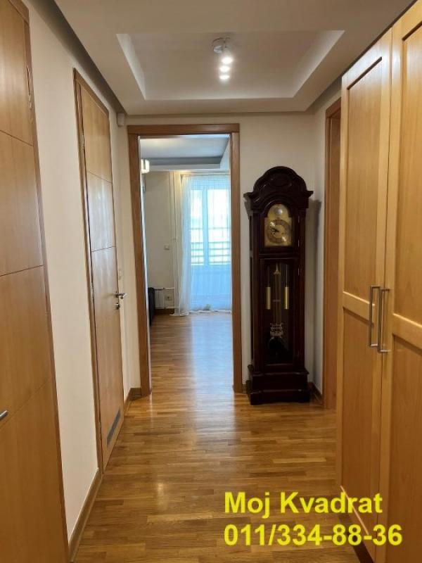 Stan na prodaju u Beogradu, Novi Beograd blok 67A (Belvile), trosoban, 106m2, cena 399000 evra