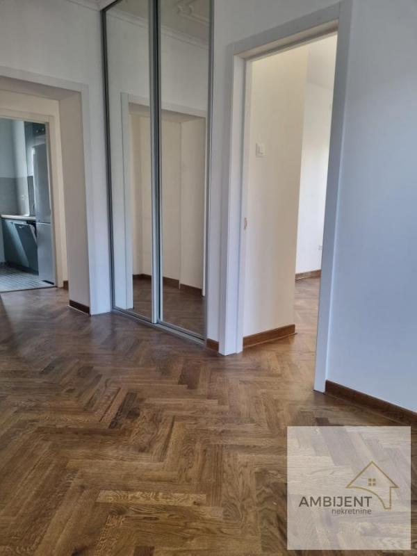 Stan na prodaju u Beogradu, Južni bulevar, troiposoban, 78m2, cena 264000 evra