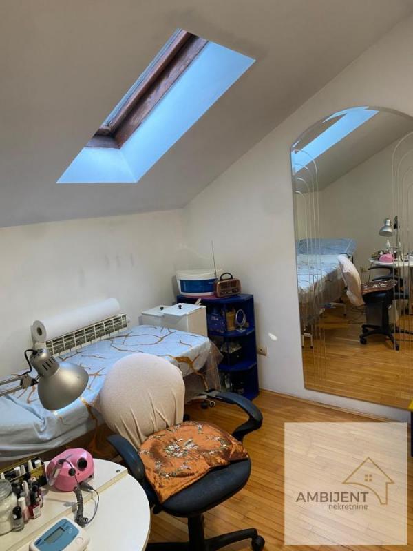Stan na prodaju u Beogradu, Zemun centar, cetvorosoban, 104m2, cena 295000 evra