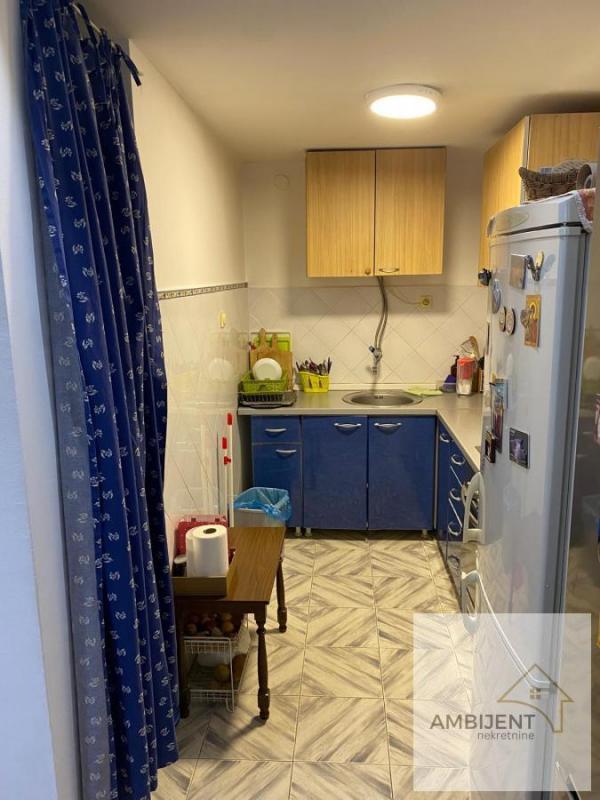 Stan na prodaju u Beogradu, Zemun centar, cetvorosoban, 104m2, cena 295000 evra