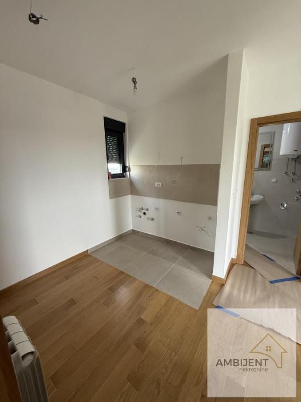 Stan na prodaju u Beogradu, Surčin, dvosoban, 51m2, cena 125000 evra