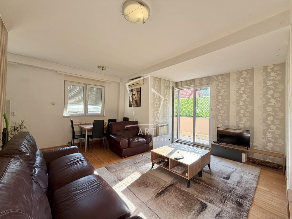 Stan na prodaju u Beogradu, Zemun, jednoiposoban, 33m2, cena 159000 evra