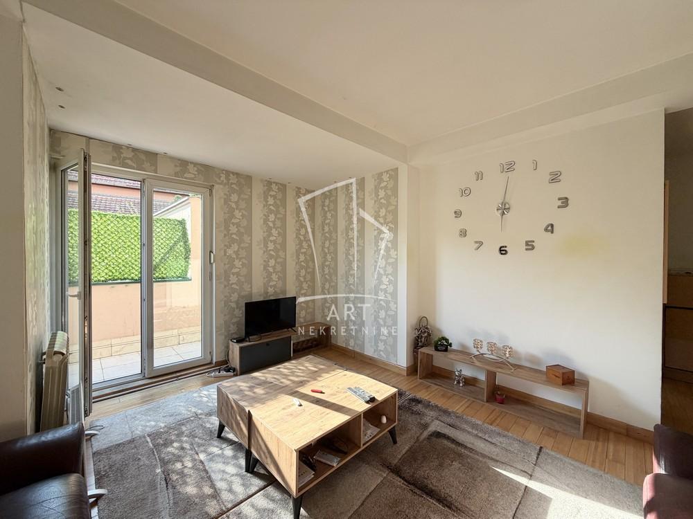 Stan na prodaju u Beogradu, Zemun, jednoiposoban, 33m2, cena 159000 evra