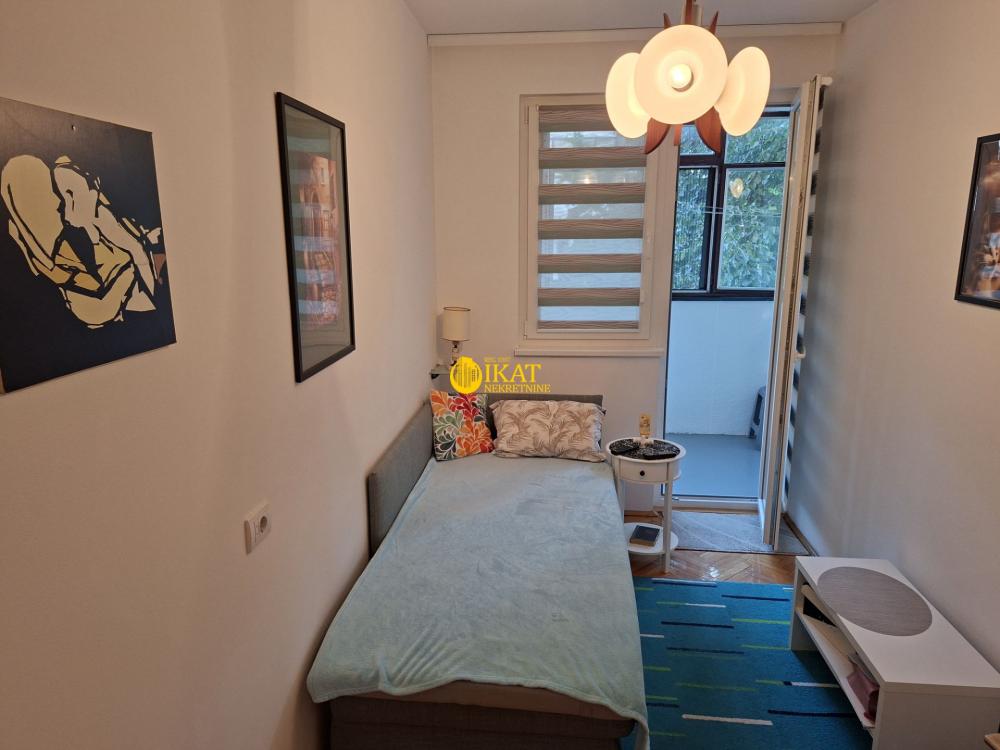 Stan na prodaju u Beogradu, Karaburma, dvosoban, 51m2, cena 156000 evra