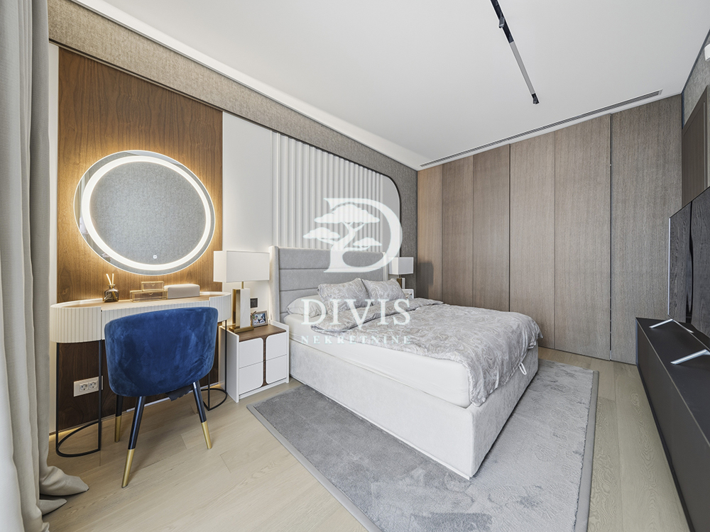 Stan na prodaju u Beogradu, Vračar (Hram), cetvorosoban, 162m2, cena 1500000 evra