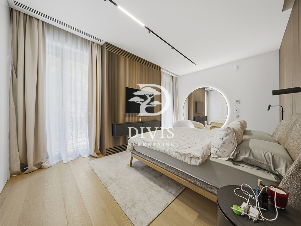 Stan na prodaju u Beogradu, Vračar (Hram), cetvorosoban, 162m2, cena 1500000 evra
