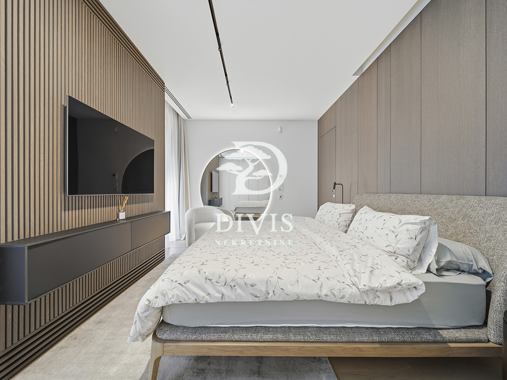 Stan na prodaju u Beogradu, Vračar (Hram), cetvorosoban, 162m2, cena 1500000 evra