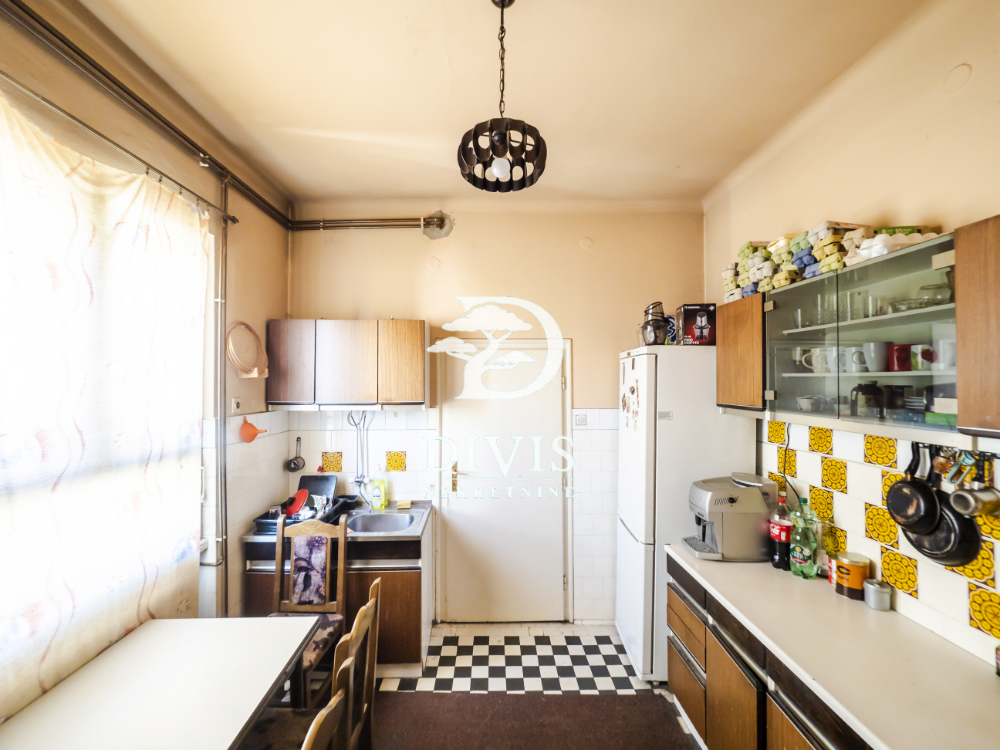 Stan na prodaju u Beogradu, Savski venac, troiposoban, 96m2, cena 449000 evra