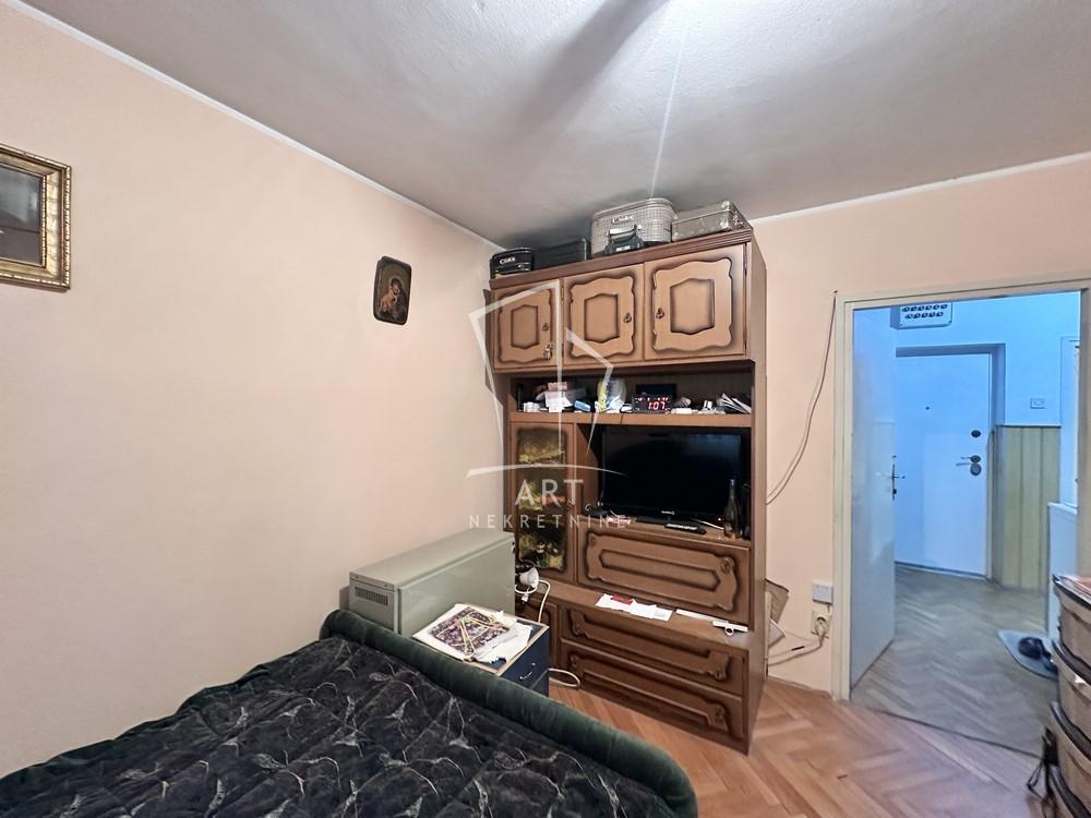 Stan na prodaju u Beogradu, Borča, trosoban, 61m2, cena 119900 evra
