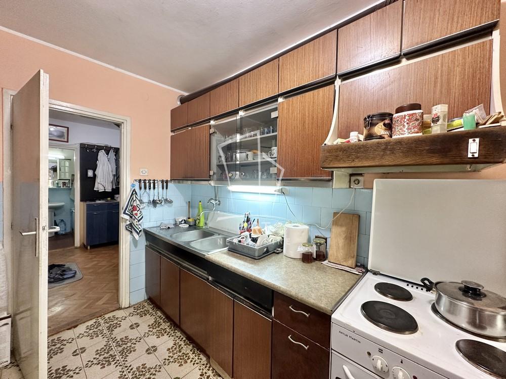 Stan na prodaju u Beogradu, Borča, trosoban, 61m2, cena 119900 evra