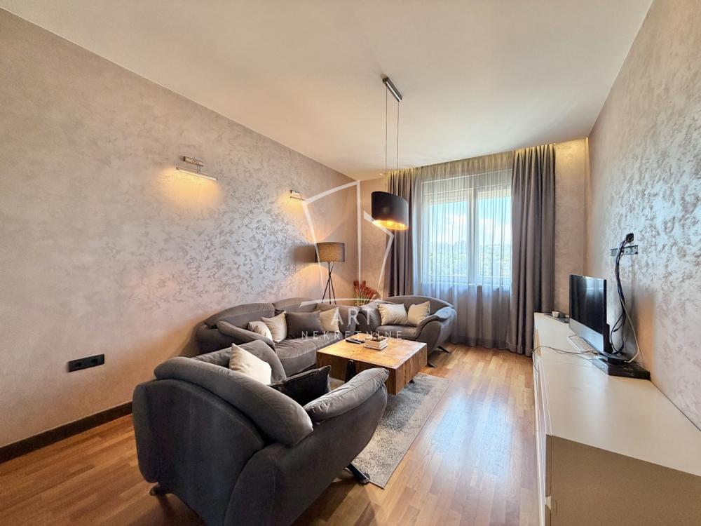 Stan na prodaju u Beogradu, Vračar, trosoban, 85m2, cena 315000 evra