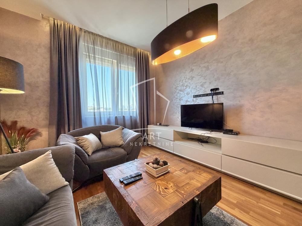 Stan na prodaju u Beogradu, Vračar, trosoban, 85m2, cena 315000 evra
