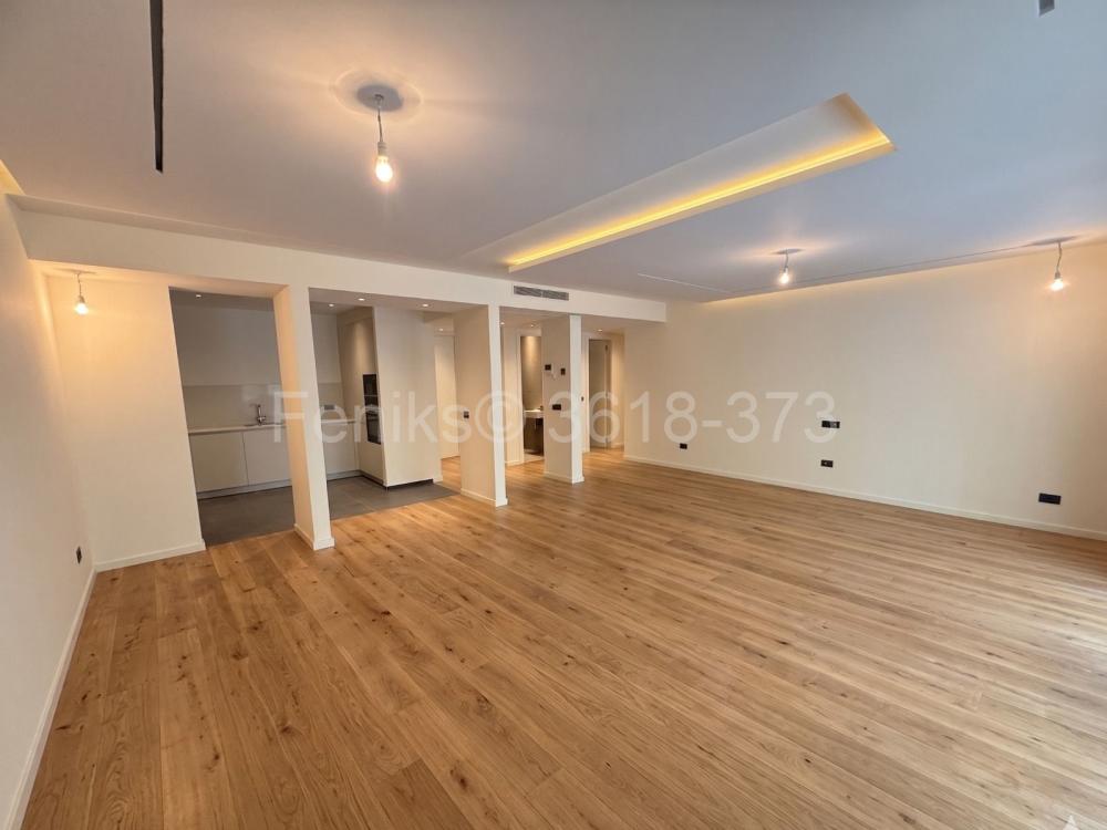 Stan na prodaju u Beogradu, Voždovac, trosoban, 121m2, cena 483000 evra