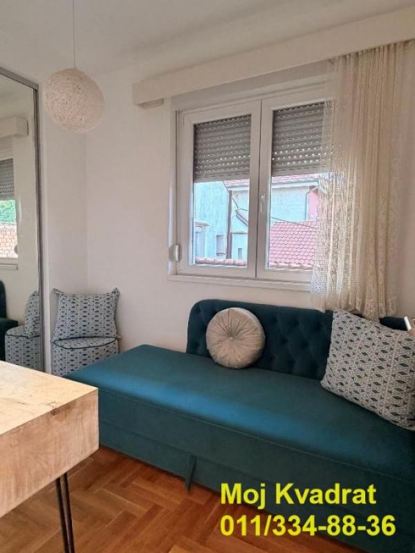 Stan na prodaju u Beogradu, Bulbulder, dvoiposoban, 80m2, cena 240000 evra