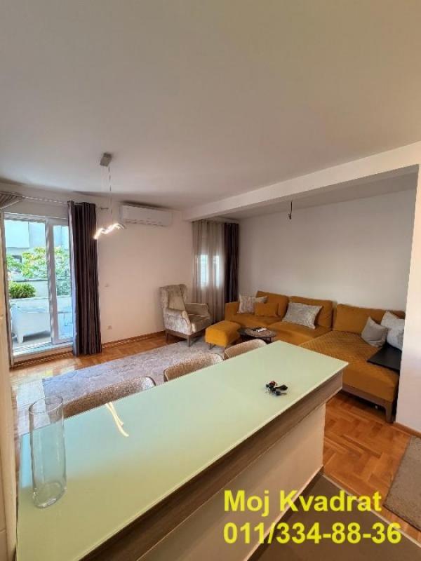 Stan na prodaju u Beogradu, Bulbulder, dvoiposoban, 80m2, cena 240000 evra